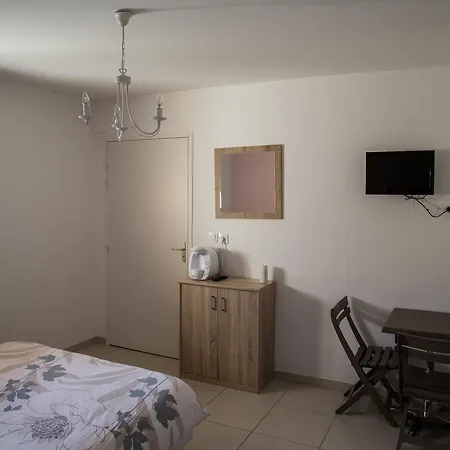 Holiday home L 'oree Du Bec *